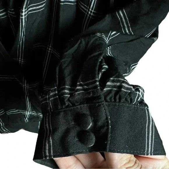 Madewell Wrap Top Size S - Picture 8 of 10